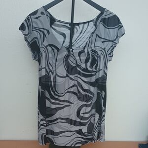 Daisy Fuentes Black and Gray Patterned Blouse Size M